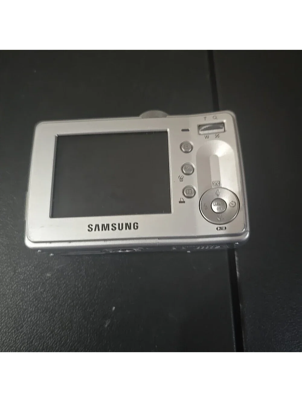 Samsung S630 6.0MP Digital Camera - Silver Turns On Beeps 3 Times And Shuts Off